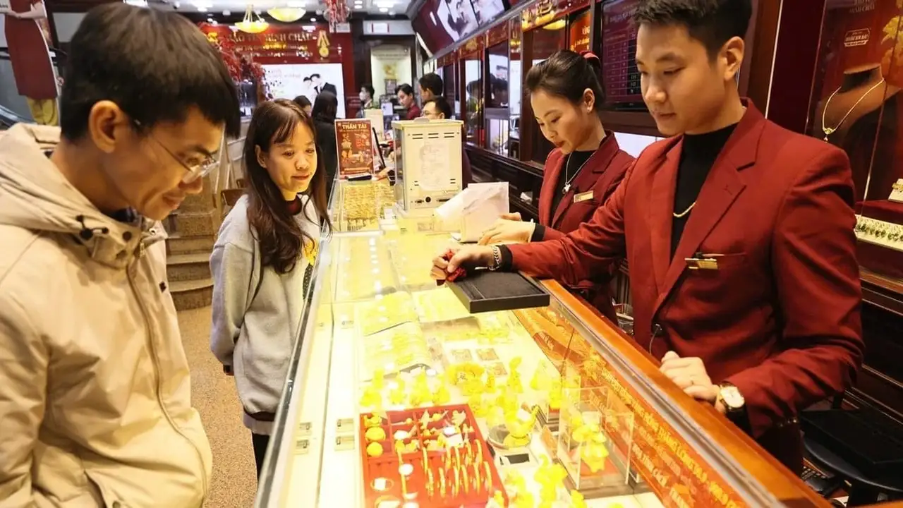 تباين أسعار الذهب في سانت جوزيف والأسواق العالمية خلال تعاملات يوم الثلاثاء.